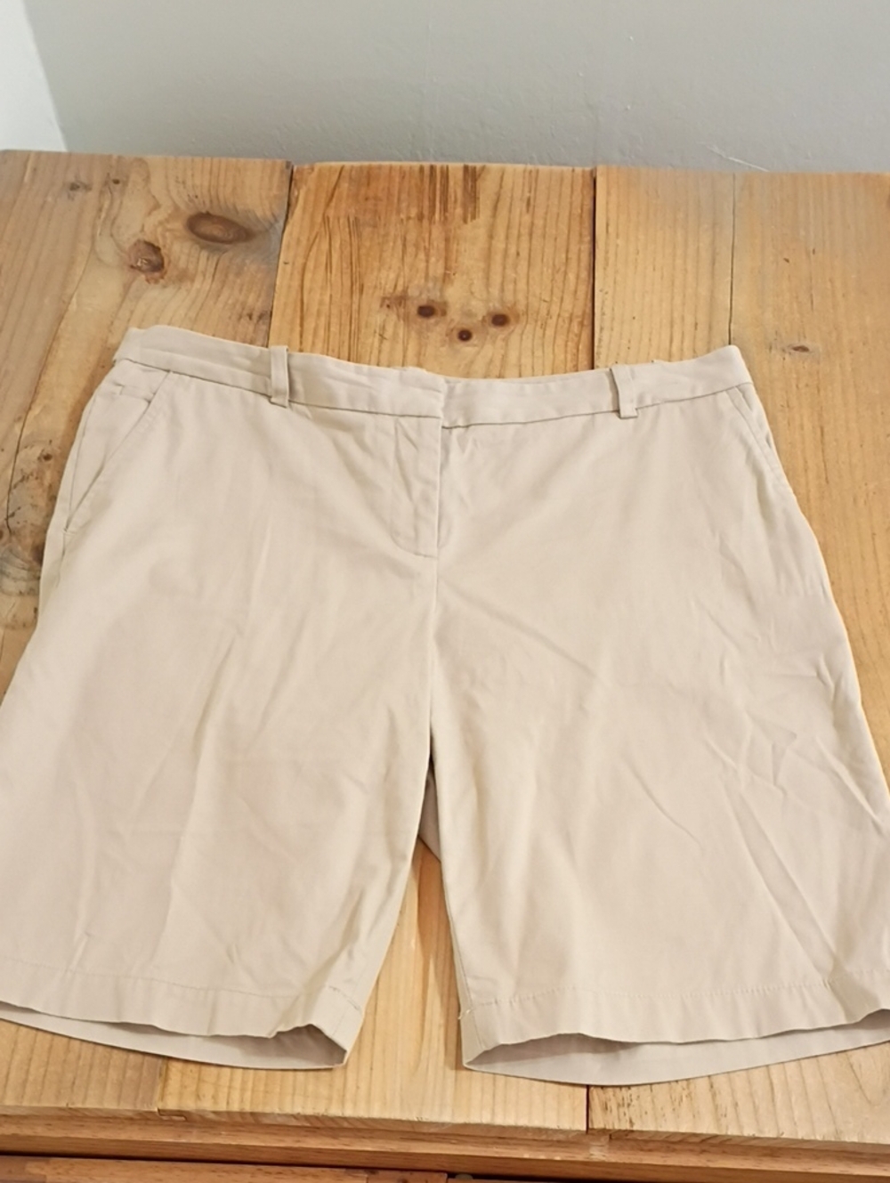 Talbots Tan Khaki Bermuda Shorts Size 10p